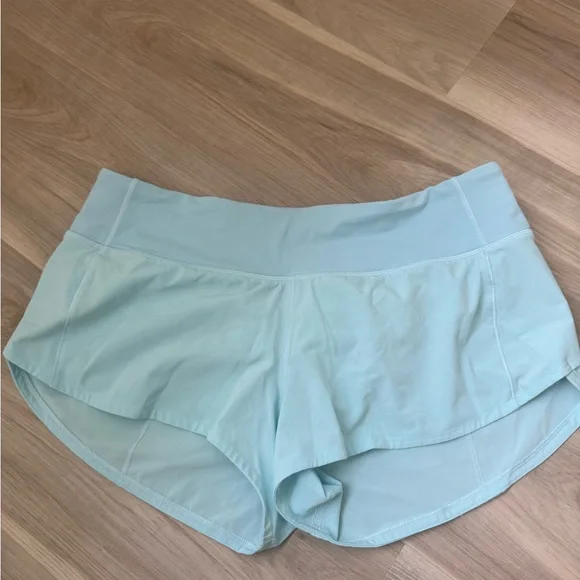 lululemon speed up shorts 2.5 - Picture 3 of 3